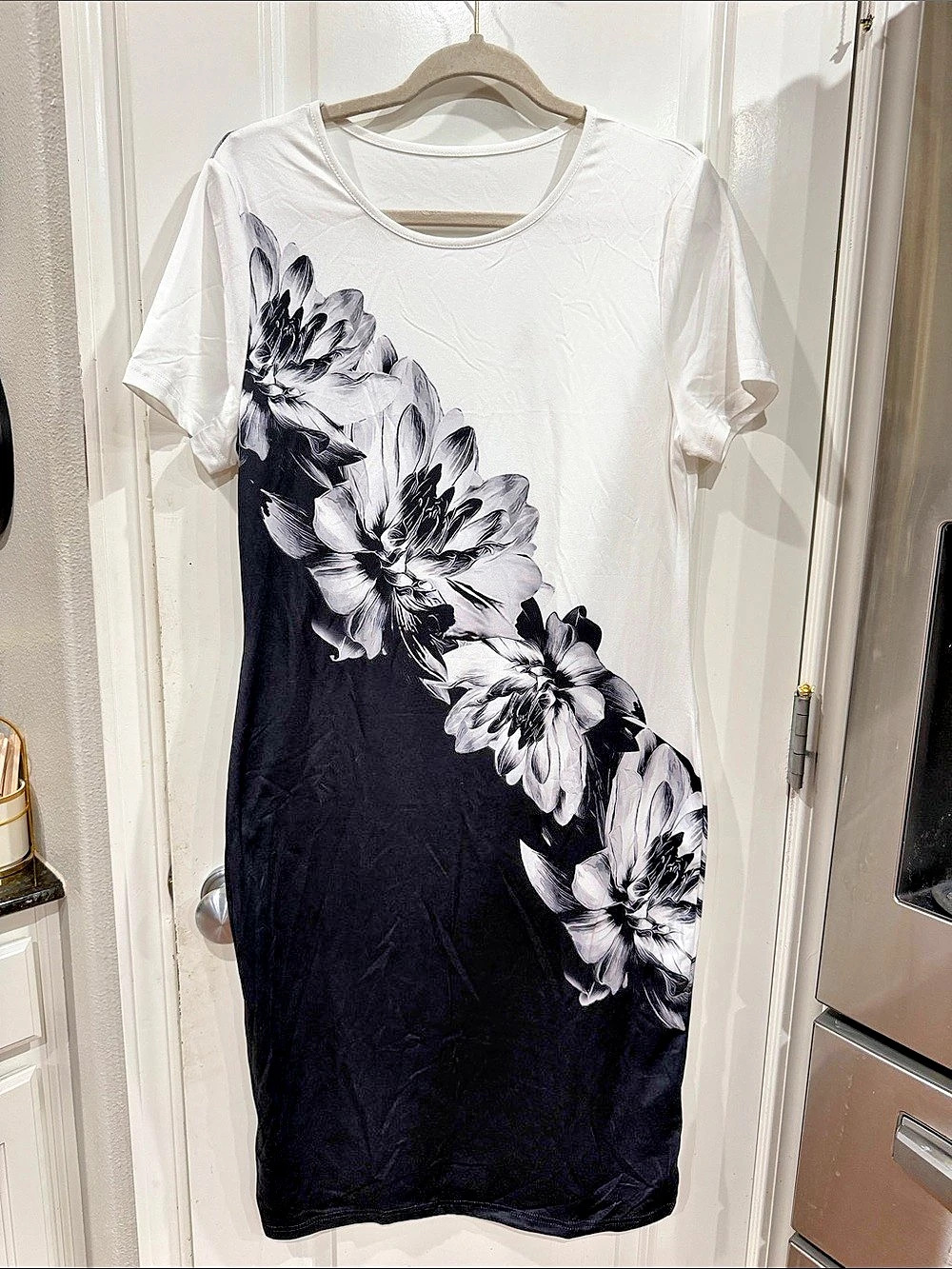 Floral Dress in White & Black Like New